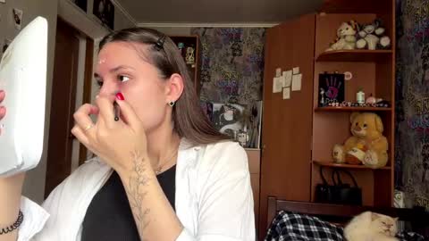 Snapshot of adeleapel chatting on 16, 4, 2026 Poly online show from 16, 4, 2026