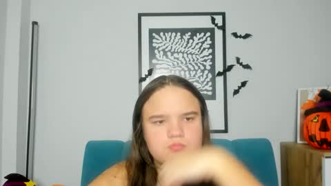 adelecruzz online show from 28, 10, 2025