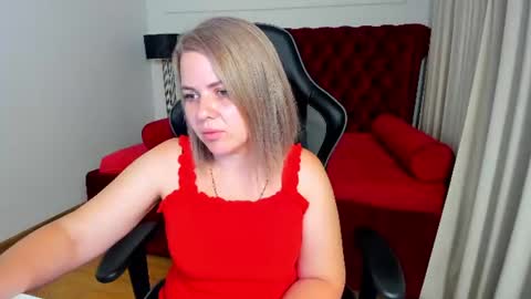 Snapshot of adeleravelle chatting on 24, 6, 2026 AdeleRavelle online show from 24, 6, 2026