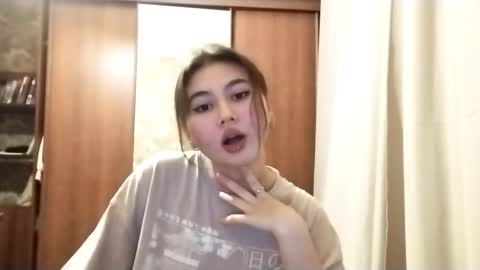 Snapshot of adelinehaefner chatting on 16, 12, 2025 Anna online show from 16, 12, 2025