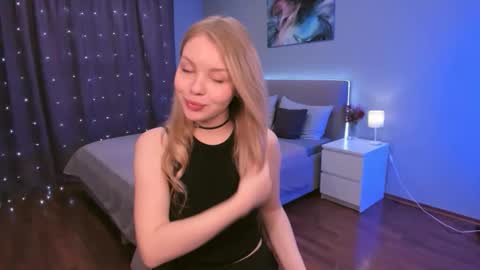 adelllovely online show from 23, 11, 2025