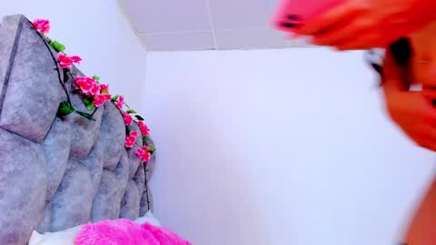 Snapshot of adhara__evanss chatting on 18, 2, 2025   online show from 18, 2, 2025