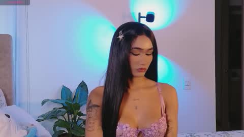 Isabellafirst online show from 19, 10, 2025
