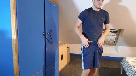 Snapshot of adr_twink chatting on 27, 10, 2025 ADR Twink online show from 27, 10, 2025