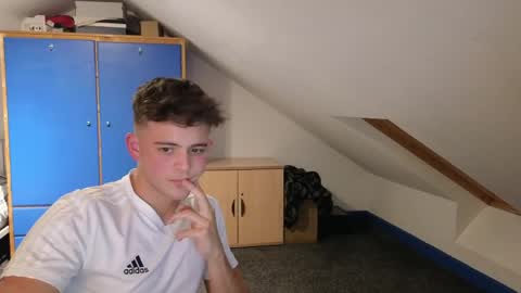 Snapshot of adr_twink chatting on 2, 4, 2026 ADR Twink online show from 2, 4, 2026