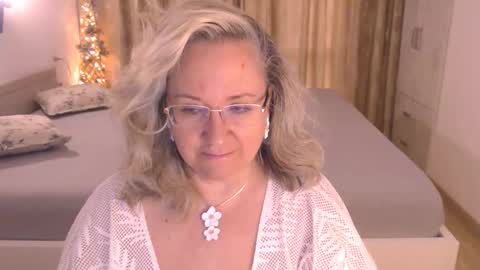 Snapshot of adrena_ chatting on 29, 4, 2026 Cryna online show from 29, 4, 2026