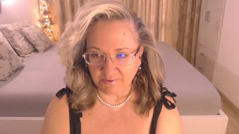Snapshot of adrena_ chatting on 1, 5, 2026 Cryna online show from 1, 5, 2026