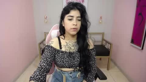 Snapshot of adri_gomez_1 chatting on 13, 5, 2026 Adri online show from 13, 5, 2026