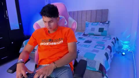 ADRIAN online show from 5, 3, 2026