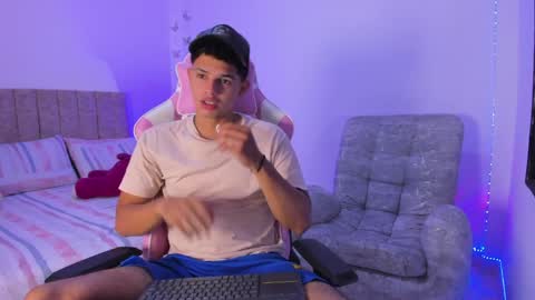 ADRIAN online show from 8, 4, 2026