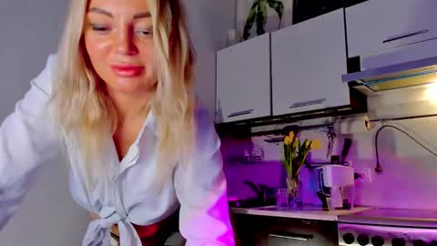 Adriana online show from 8, 3, 2026