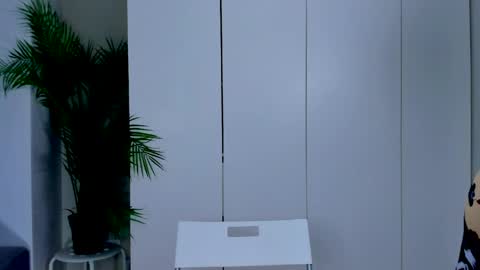 Adriana online show from 4, 4, 2026