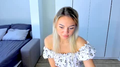 Snapshot of adriana_coy_ chatting on 10, 5, 2026 Adriana online show from 10, 5, 2026