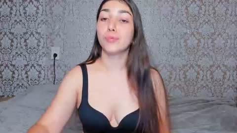 Snapshot of adrianakuiper chatting on 25, 6, 2026 Adriana online show from 25, 6, 2026