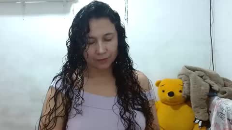 Snapshot of adrianatellez chatting on 6, 10, 2025 Adriana Tellez online show from 6, 10, 2025