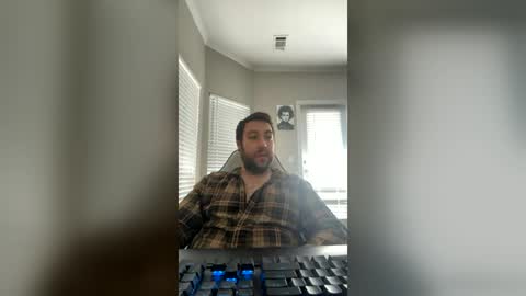 adrianjuarez12 online show from 14, 7, 2026