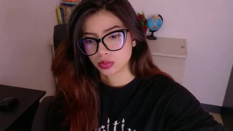 Snapshot of adrianna5_ chatting on 7, 5, 2026 Adriana online show from 7, 5, 2026