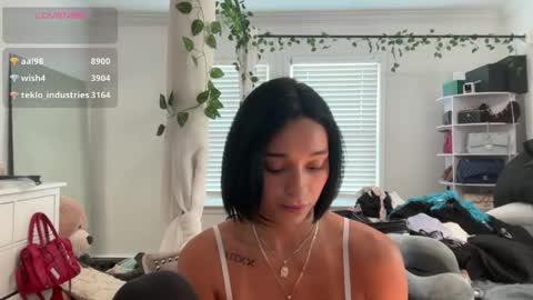 Snapshot of adriannarodriguez chatting on 19, 5, 2026 Adrianna online show from 19, 5, 2026