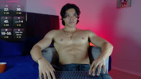 adriel_escalante online show from 10, 3, 2026