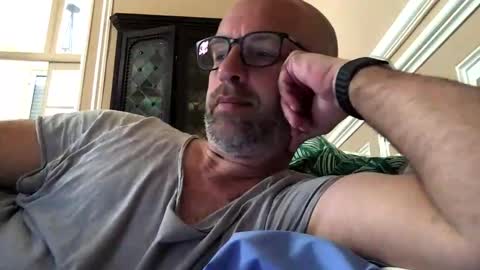 adrienfromparis online show from 7, 4, 2026