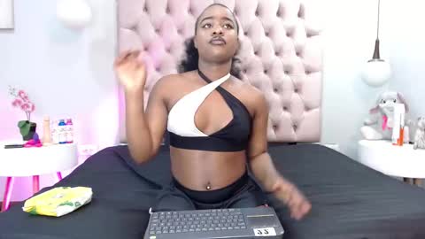 Snapshot of afrika_evanss chatting on 14, 11, 2025 Call me Afrika online show from 14, 11, 2025