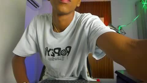 Snapshot of afrowayuu chatting on 23, 6, 2026 afrowayuu online show from 23, 6, 2026
