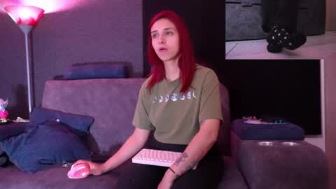 Agata Collinss online show from 2, 11, 2025