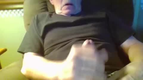 Snapshot of aguynrkfrd chatting on 3, 1, 2025 aguynrkfrd online show from 3, 1, 2025