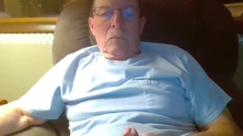 Snapshot of aguynrkfrd chatting on 11, 11, 2025 aguynrkfrd online show from 11, 11, 2025