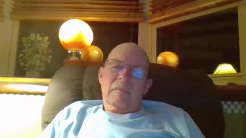 Snapshot of aguynrkfrd chatting on 4, 4, 2026 aguynrkfrd online show from 4, 4, 2026