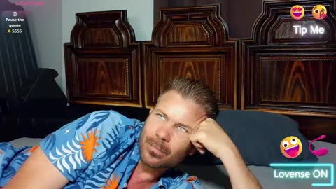 Snapshot of ahardman10 chatting on 18, 4, 2026 Blue Eyed Handsome Man online show from 18, 4, 2026