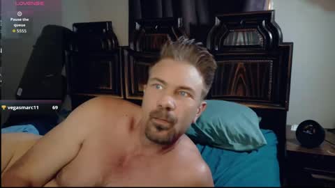 Snapshot of ahardman10 chatting on 28, 4, 2026 Blue Eyed Handsome Man online show from 28, 4, 2026