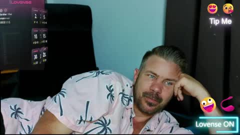 Snapshot of ahardman10 chatting on 23, 5, 2026 Blue Eyed Handsome Man online show from 23, 5, 2026