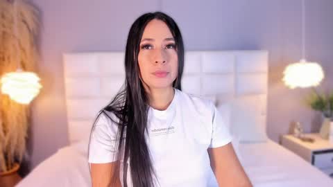 Snapshot of ahincale chatting on 28, 4, 2026 AHINOA online show from 28, 4, 2026