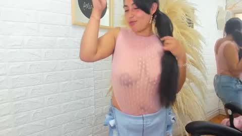 Snapshot of ahisha09 chatting on 5, 1, 2025 Ahisha online show from 5, 1, 2025