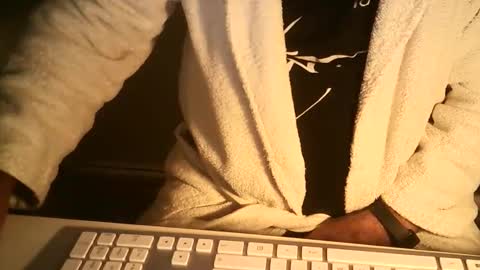 Snapshot of ahmole chatting on 15, 11, 2025 Ole online show from 15, 11, 2025