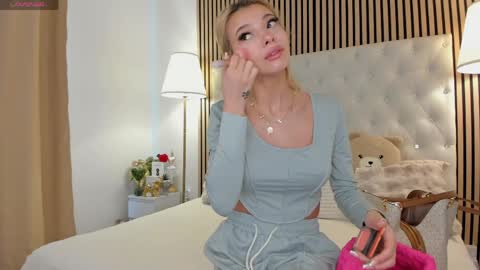 Snapshot of ai_bamby chatting on 15, 4, 2026 Sarah online show from 15, 4, 2026