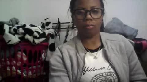 Aicha boobs online show from 16, 5, 2026