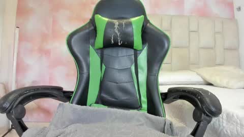 karoline  online show from 13, 4, 2026