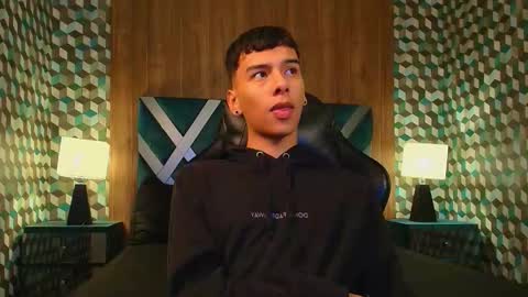 Snapshot of aiden_royce chatting on 24, 10, 2025 aiden_royce online show from 24, 10, 2025