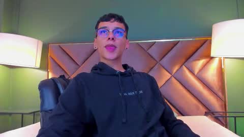 Snapshot of aiden_royce chatting on 13, 11, 2025 aiden_royce online show from 13, 11, 2025