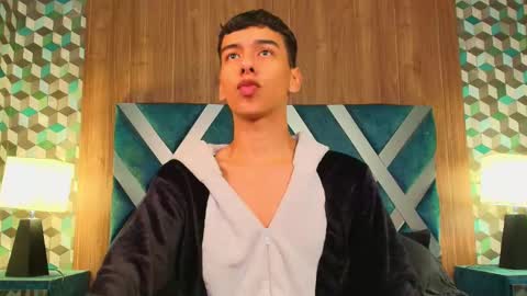 Snapshot of aiden_royce chatting on 23, 11, 2025 aiden_royce online show from 23, 11, 2025