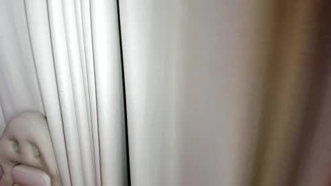   online show from 23, 12, 2025