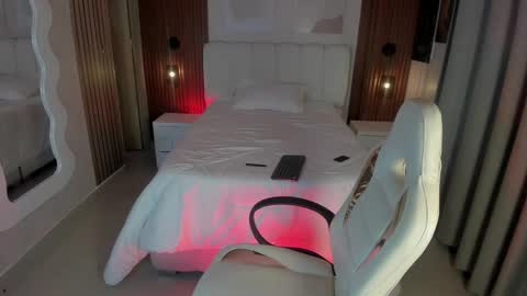 Snapshot of ailee_naughty chatting on 7, 2, 2026 online show from 7, 2, 2026