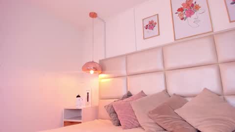 Aily Yozuko online show from 18, 2, 2025