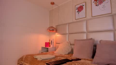 Aily Yozuko online show from 20, 9, 2025