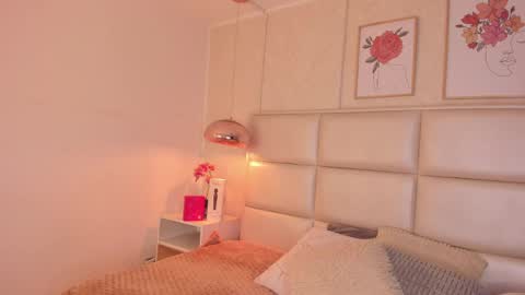 Aily Yozuko online show from 17, 4, 2026