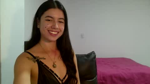 Snapshot of aine_ileana chatting on 30, 11, 2025 J online show from 30, 11, 2025