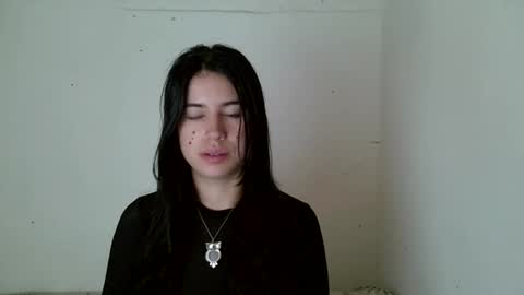 Snapshot of aine_ileana chatting on 4, 5, 2026 J online show from 4, 5, 2026