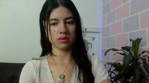 Snapshot of aine_ileana chatting on 31, 5, 2026 J online show from 31, 5, 2026